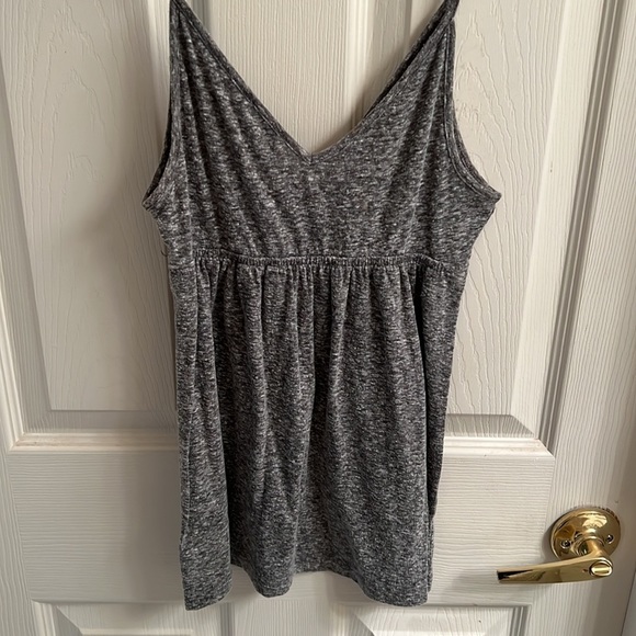 Express gray crisscross v-neck tank top - Picture 4 of 4